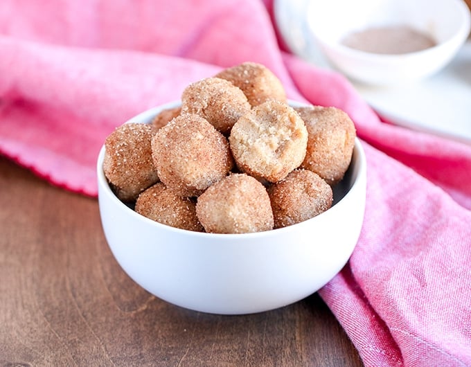 Snickerdoodle cookies with cinnamon sugar